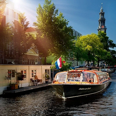 Canal cruise