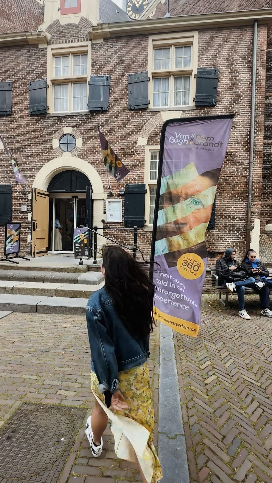 Step into the world of Dutch masters at the Van Gogh Rembrandt Experience in Noorderkerk. Immerse yourself in a 360-degree journey through the vibrant colors of Van Gogh and the dramatic shadows of Rembrandt, blending art with technology for an unforgettable adventure. 🌻🎨

@vangoghandrembrandt