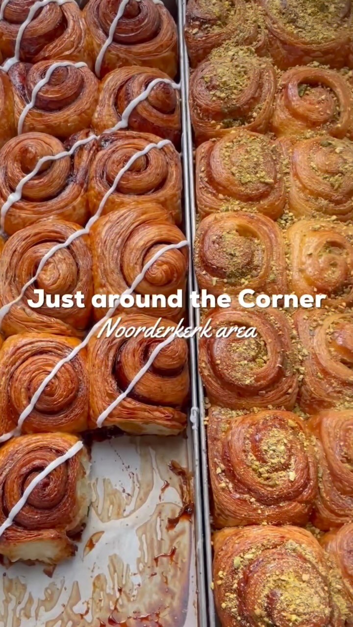 Just across from the Noorderkerk, you’ll find BunBun: the smallest bakery in the Netherlands 🥐✨ Fresh coffee, flaky croissant buns (sweet & savory), and cozy vibes in the heart of Amsterdam.
The perfect coffee & treat stop before or after your Van Gogh & Rembrandt visit.
Save this local gem now!
#AmsterdamEats #HiddenGemsAmsterdam #BunBunBakery #VanGoghAndRembrandt #Noorderkerk #FoodieAmsterdam #SmallestBakery #CoffeeBreak #WhatToDoAmsterdam #JordaanEats #CroissantLovers #ExploreAmsterdam