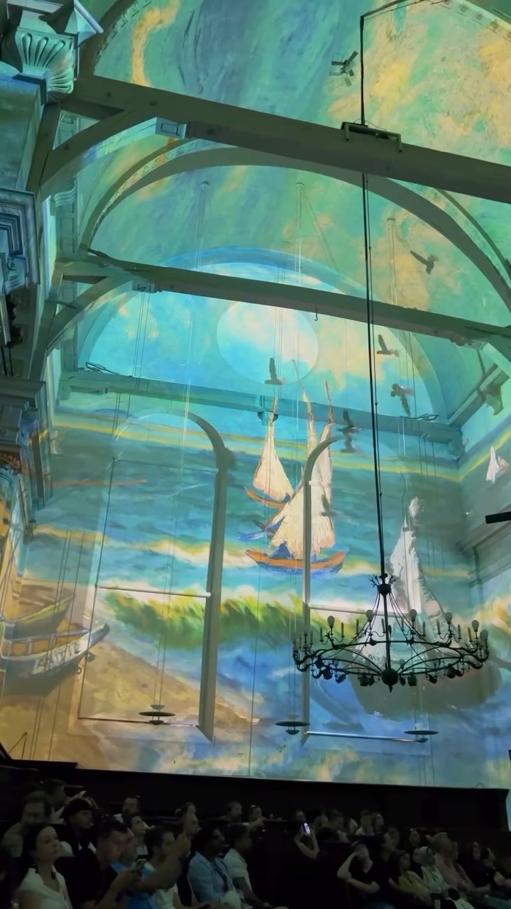 imagine watching the beautiful artwork of Van Gogh & Rembrandt being displayed on the walls of an old church building 🥺💌!

a ‘must live’ experience✨